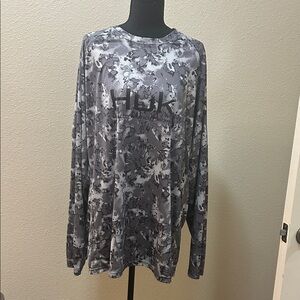 Huk Men's Long Sleeve fishing Shirt in Gray Camo